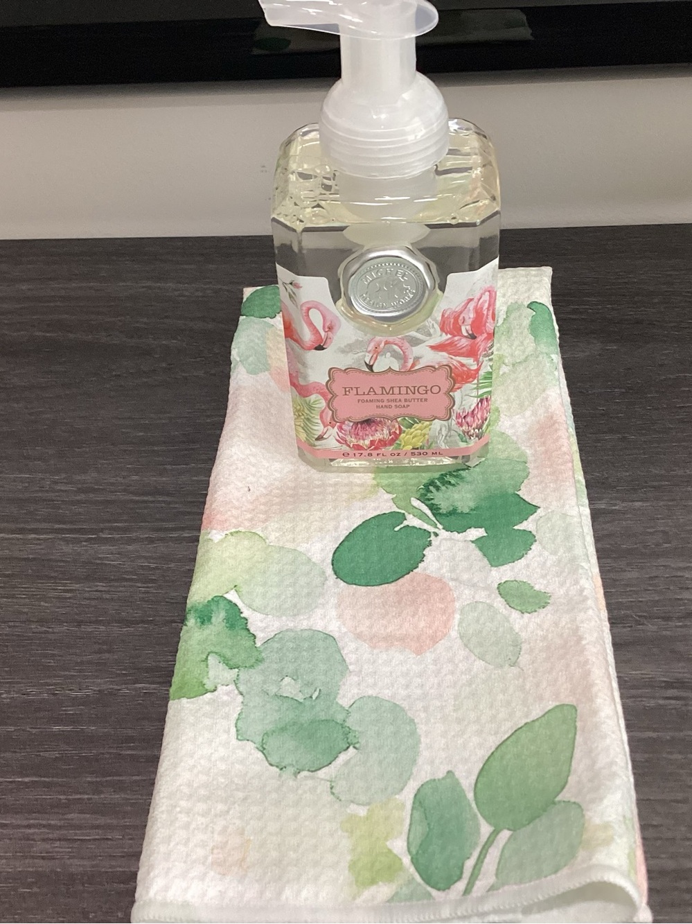 Michael Design Work’s Foaming hand soap “Flamingo” Shea butter.